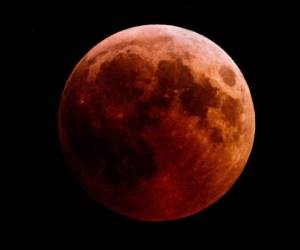 Primero ocurrirá la super luna y después el eclipse total. (Foto: AFP)