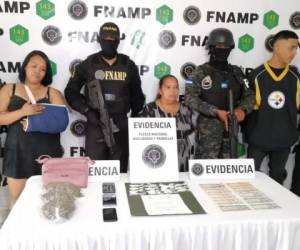 Entre los detenidos está Reina Isabel González Ilovares (51), encargada de la coordinación de la extorsión y venta de drogas en varias colonias de la capital.