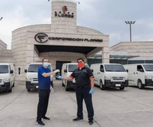 Cargo Expreso confía en Corporación Flores para equipar su empresa con una flota de 10 vehículos Toyota Hiace Panel y así brindar un servicio seguro a sus clientes.