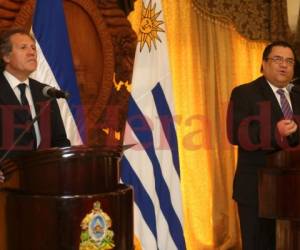 Luis Almagro junto al excanciller de Honduras, Arturo Corrales Álvarez. Foto: Archivo/ EL HERALDO