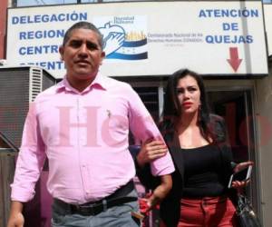 Santos Orellana y su esposa Jennifer Bonilla llegaron al Conadeh a denunciar las amenazas. Foto: Mario Urrutia/EL HERALDO