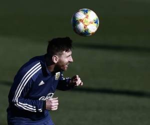 El capitán argentino ha aprovechado los partidos amistosos contra Venezuela y Marruecos, para regresar con su selección. Foto: AFP