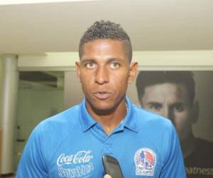 Al término del entrenamiento con el Albo, Carlo Costly lamentó la muerte de su compañero. Foto: EL HERALDO