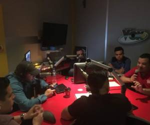 Gustavo Banegas habla de las bases en el programa “La hora de despertarte” en Vox FM.
