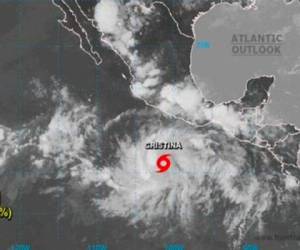 El ojo de la tormenta se ubicaba a 860 kilómetros (535 millas) al sur-sureste de Manzanillo, México.