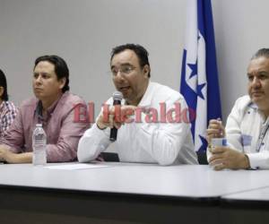 Luis Zelaya, excandidato presidencial, durante conferencia de prensa. Foto Marvin Salgado| EL HERALDO