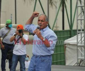 Asfura aseguró que si resulta electo, trabajará de la mano de los mejores hombres y mujeres, con Honduras como única bandera. Foto:Marvin Salgado/ EL HERALDO