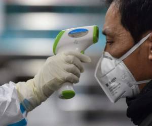 El paciente, de alrededor de 50 años de edad, viajó recientemente Wuhan. Foto AFP