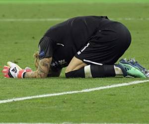 Karius, entre lágrimas al término del partido, y amenazado en las redes sociales. Foto: AFP