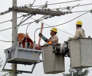 Las autoridades de la Empresa Energía Honduras (Eeh) anunciaron las interrupciones en el servicio de energía eléctrica en varios sectores del país, debido a trabajos de mantenimiento general. /Fotos El Heraldo Honduras/