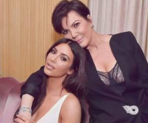 'Siempre pensé en escribir cartas a mis hijos para celebrar ocasiones especiales', dijo Kris Jenner durante su intervención en un programa radiofónico. FOTO CORTESÍA: @Kimkardashian