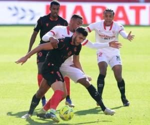 Con este triunfo, el Sevilla, sexto clasificado, suma 30 puntos, alcanzando a la Real Sociedad, quinto, pero con una mejor diferencia de goles. Foto: AFP.