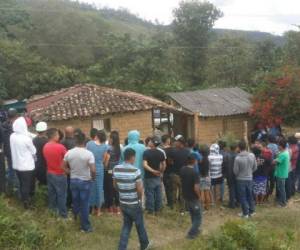 Unos 10 hombres llegaron hasta el local donde se encontraban las personas bebiendo alcohol y comenzaron a disparar. Foto: Cortesía