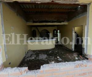 Esta casa en la colonia 14 de Marzo fue abandonada por sus dueños luego de amenazas de mareros. Fotos: EL HERALDO.