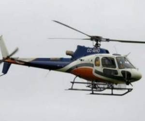 El helicóptero trasladaba a trabajadores que iban a efectuar mantenimiento a torres de alta tensión cerca de la comuna de Colliguay (a unos 120 km al norte de Santiago) cuando se precipitó a tierra.