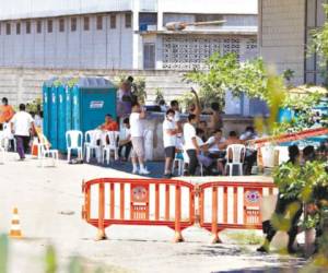 Dentro de los compatriotas retornados que ingresaron por la frontera de Las Manos se encontraban familias completas con niños que tendrán que cumplir con el período de cuarentena.