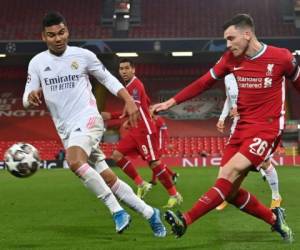 Tras imponerse con autoridad en la ida, el Real Madrid sufrió este miércoles en Anfield ante un Liverpool que salió desde el principio al por el partido. Foto: AFP