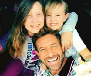 Gabriel Soto junto a sus dos hijas, producto de la relación con la actriz Geraldine Bazán.