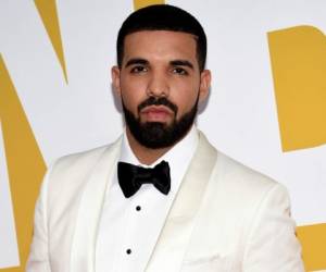 En esta imagen de archivo, tomada el 26 de junio de 2017, el rapero canadiense Drake llega a los Premios NBA en Nuevo York.