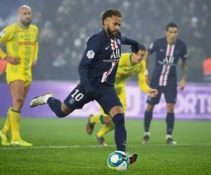 Neymar obtuvo su premio al anotar de penal en el minuto 85. Foto: AFP.