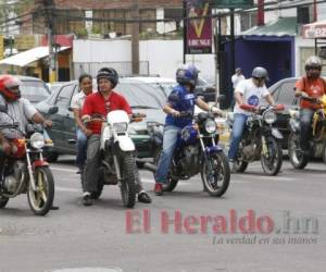 De 2018 a junio de este 2021, la cantidad de motocicletas que circulan en Honduras aumentó en 262,225 unidades; sumando un total de 1,014,475 motocicletas a nivel nacional. Foto: Archivo/El Heraldo