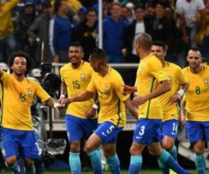 Brasil aspira a levantar una nueva Copa del Mundo este 2018. (AFP)