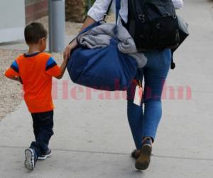 El gobierno de Trump ordenó el 7 de mayo la separación de padres e hijos que entraran sin documentos por su frontera sur. Foto AP