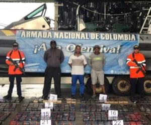 Fueron incautadas más de una tonelada de alcaloides en el Pacífico colombiano. Foto cortesía Armada Nacional de Colombia/Twitter