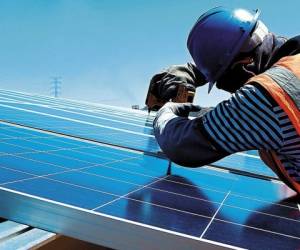 El precio de la energía solar es considerado leonino.