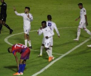 Júnior Lacayo ingresó de cambio a los 64 minutos y a los pocos minutos de entrar al campo puso la cereza del pastel en la goleada 5-0 de los cremas frente al Iztapa. Foto: Cortesía