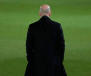 Zinedine Zidane, técnico de Real Madrid, no pudo lograr la victoria con su equipo. Foto: AP
