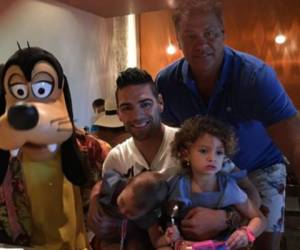 Esta es una de las fotos que compartió Falcao, en su cuenta oficial de Instagram, para recordar a su papá.