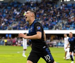 El delantero Cristian Espinoza de los San José Earthquakes festeja tras anotar un gol ante Portland. (Foto: AP)