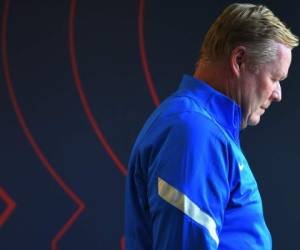 Tras el partido ante el Real Madrid, la afición del Barcelona ya piden la salida de Ronald Koeman.