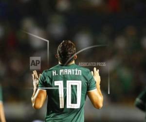 El delantero Henry Martín festeja tras el segundo gol de la elección mexicana en el partido amistoso ante Costa Rica en Monterrey, México. Foto:AP