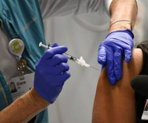 Según las estimaciones de las autoridades de Salud, el segundo trimestre de 2021 Honduras podría estar recibiendo las primeras dosis de vacunas contra el covid para inmunizar a la población vulnerable.