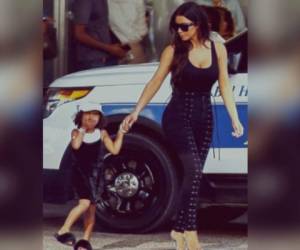 North West tuvo un enfrentamiento con los paparazzi durante un paseo familiar. Foto Instagram @kimkardashian