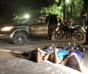 Los presuntos delincuentes se movilizaban en este vehículo para cometer sus fechorías. (Foto: RedInformativaH/ El Heraldo Honduras/ Noticias Honduras hoy)