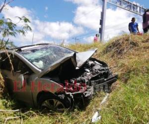 El conductor del vehículo fue trasladado a un centro asistencial de la capital; se desconoce su estado de salud. FOTO: ESTALIN IRÍAS/EL HERALDO