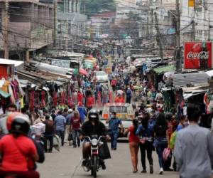 Hasta el momento, los capitalinos realizan sus compras conforme al último dígito de su identidad. Foto: David Romero/EL HERALDO.