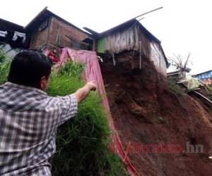 El deslizamiento de tierra y caída de rocas fue el principal problema que causó daños durante este temporal lluvioso en el municipio.