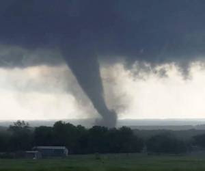 El Centro de Predicción de Tormentas dijo que se reportaron 23 tornados en cinco estados. Foto: AP
