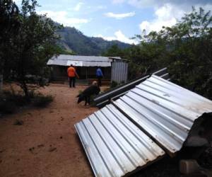 En Guarizama, Olancho, el vendaval de ayer dejó sin techo unas 12 viviendas.