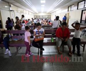 Los hospitales atenderán la consulta externa hasta el mediodía.