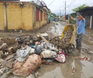 La activación de la economía de Honduras dependerá de la reconstrucción de la infraestructura dañada, como ser las carreteras y puentes, así como de las remesas que mandan los hondureños en el extranjero.