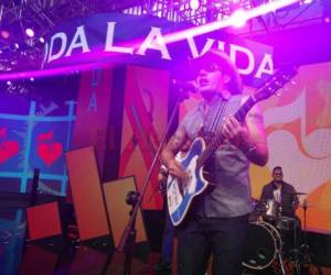 El cantante hondureño Polache deleitó al público con sus famosos temas. ¡Gran ambiente en la Teletón 2017! Foto Johny Magallanes/EL HERALDO