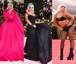 La cantante y actriz Lady Gaga, elegida por Anna Wintour como una de las anfitrionas de la MET Gala 2019, impactó en la alfombra rosa con un look en varias etapas (cuatro trajes), incluyendo un performance con bailarines, hasta finalmente quedar en una sensual lencería. Foto: Agencia AP.