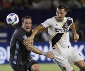 El sueco Zlatan Ibrahimovic seguirá ligado a Los Angeles Galaxy. (Foto: AP)