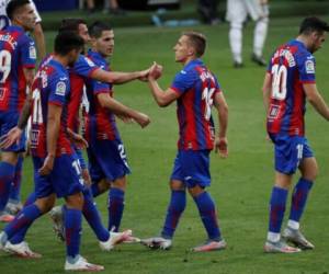 En el descuento, el argentino Pablo de Blasis puso el 3-1 de penal (90+2) en un duelo entre dos equipos con la permanencia asegurada y sin aspiraciones europeas.