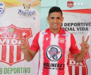 El veterano defensor de 35 años llegó a un acuerdo con los cocteros para los próximos dos torneo de la Liga Nacional. Foto: @cdsvidaoficial